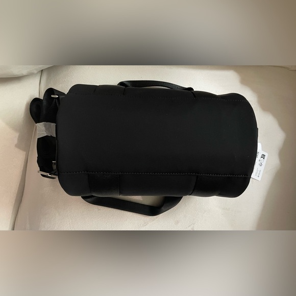 Lululemon NWT Knit Nylon Mini Barrel Duffle Crossbody Bag 5L Black - Picture 9 of 11